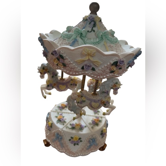 Decorative Miniature Horses Carousel Music Box Merry-go-round - Picture 1 of 6